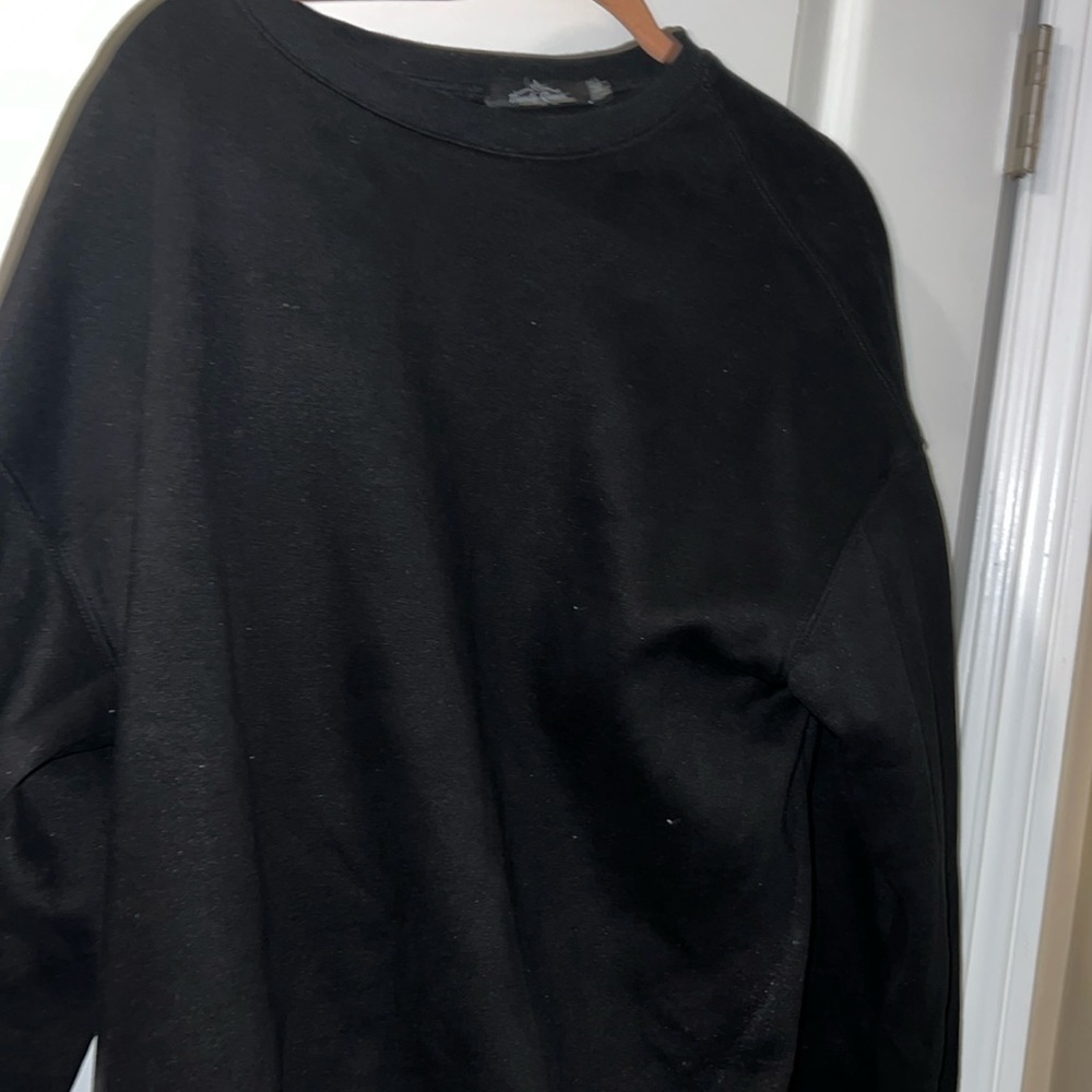 Black sweatshirt